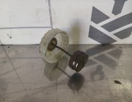 Крышка бачка тормозной жидкости для VW Passat  B3  1988-1993  запчасти бу