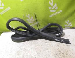 Уплотнитель двери для Renault Logan 2005-2014  запчасти бу