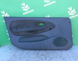 Обшивка двери комплект для Kia RIO 1 2000-2004  запчасти бу