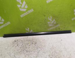 Уплотнитель стекла двери для Renault Clio 2 Symbol 1998-2008  запчасти бу