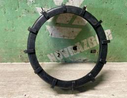 Гайка топливного насоса для VW Golf 3 Vento 91-97  запчасти бу