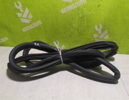 Уплотнитель двери для LADA VESTA 15-19  запчасти бу