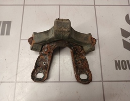 Кронштейн глушителя для Skoda Yeti 2009-2018  запчасти бу