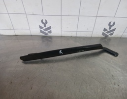 Поводок стеклоочистителя передний правый для Renault Clio 2 Symbol 1998-2008  запчасти бу