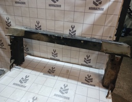 Усилитель переднего бампера для Ford Focus 1 1998-2004  запчасти бу