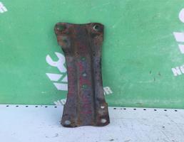 Кронштейн глушителя для VW Golf 3 Vento 91-97  запчасти бу