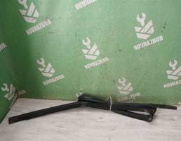 Уплотнитель стекла двери для Nissan Primera P11 96-02  запчасти бу