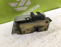 Замок двери передней правой для Renault Megane 96-99  запчасти бу