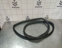 Уплотнитель двери для Fiat Punto 2 (188) 99-10  запчасти бу