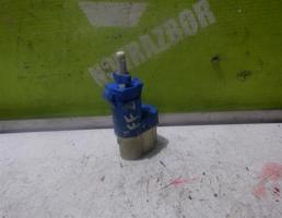 Датчик включения стопсигнала для Ford Focus 2 05-08  запчасти бу