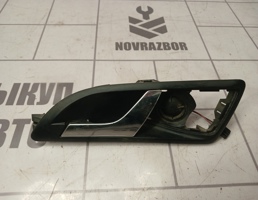 Ручка двери задней внутренняя левая для Skoda Yeti 2009-2018  запчасти бу