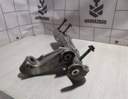 Кронштейн переднего рычага для Skoda Octavia A5 1Z   04-13  запчасти бу