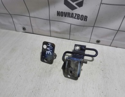 Петля двери задней левой нижняя для VW Golf 4 Bora 97-05  запчасти бу