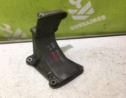Кронштейн двигателя правый для VW Passat  B3  1988-1993  запчасти бу