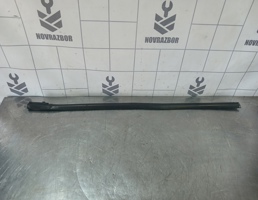 Накладка стекла переднего правого для Ford Focus 2 05-08  запчасти бу