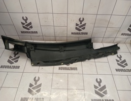 Решетка стеклоочистителя для Mazda Mazda 3  BK  02-09  запчасти бу