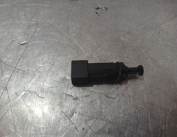 Датчик включения стопсигнала для Renault Logan 2005-2014  запчасти бу