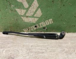 Поводок стеклоочистителя заднего для VW Golf 3 Vento 91-97  запчасти бу