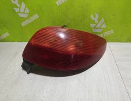 Фонарь задний правый для Peugeot 206 98-12  запчасти бу