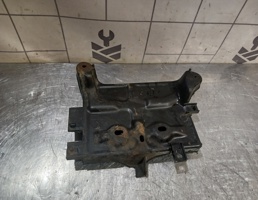 Крепление АКБ (корпус/подставка) для Mazda 323 BA 94-98  запчасти бу