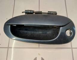 Ручка двери передней наружная левая для Kia Spectra 2001-2011  запчасти бу