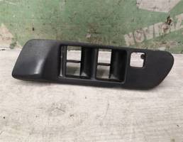 Накладка декоративная для Nissan Primera P11 96-02  запчасти бу