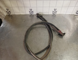 Уплотнитель двери для Mazda 323 BA 94-98  запчасти бу