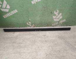 Уплотнитель стекла двери для LADA VESTA 15-19  запчасти бу