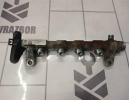Рейка топливная (рампа) для Skoda Octavia A5 1Z   04-13  запчасти бу