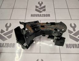 Кронштейн для Skoda Octavia A5 1Z   04-13  запчасти бу