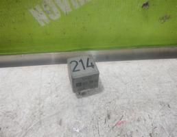 Реле для Audi 80 90 B4 91-94  запчасти бу