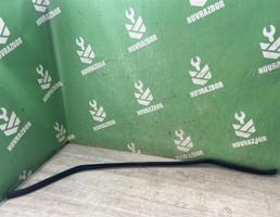 Уплотнитель капота для BMW X3 F25 2010-2017  запчасти бу