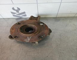 Кулак поворотный передний левый для Audi 80  90  B3  86-91  запчасти бу