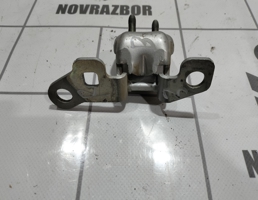 Петля двери задней правой верхняя для Renault Clio 3  2005-2012  запчасти бу