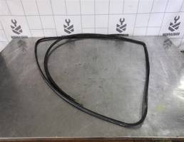 Молдинг заднего стекла для Nissan Almera N16 2000-2006  запчасти бу