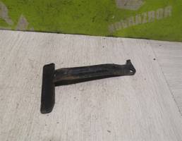 Кронштейн замка капота для VW Golf 3 Vento 91-97  запчасти бу