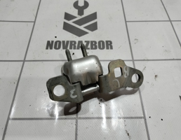 Петля двери задней левой верхняя для Renault Clio 3  2005-2012  запчасти бу