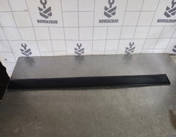 Молдинг передней правой двери для Audi A6 (C4) 1994-1997  запчасти бу