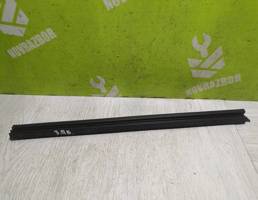 Уплотнитель стекла двери для Renault Clio 2 Symbol 1998-2008  запчасти бу