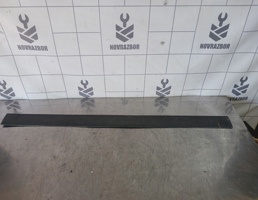 Молдинг передней левой двери для Audi 80  90  B3  86-91  запчасти бу