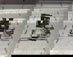 Кронштейн (сопут. товар) для Audi 80  90  B3  86-91  запчасти бу