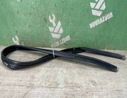 Уплотнитель стекла двери для Ford Escort /Orion 1995-1998  запчасти бу