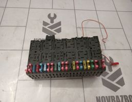 Блок предохранителей для VW Golf 3 Vento 91-97  запчасти бу