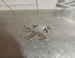 Эмблема для Peugeot 307 2001-2008  запчасти бу