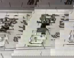 Петля двери для Renault Logan 2 14-18  запчасти бу