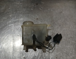 Бачок главного тормозного цилиндра для Mazda 323 BA 94-98  запчасти бу