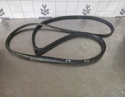 Уплотнитель двери для Suzuki SX4 2006-2013  запчасти бу