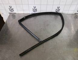 Уплотнитель стекла двери для Opel Zafira A 99-05  запчасти бу