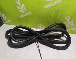 Уплотнитель двери для Hyundai i30 12-17  запчасти бу