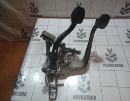 Блок педалей для VW Passat B5 96-00  запчасти бу